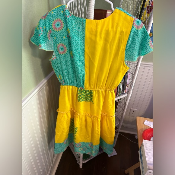 Small beautiful dress - Picture 2 of 3